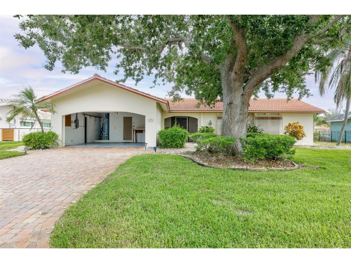 2066 Hawaii Avenue NE Saint Petersburg FL 33703 A4606060 image1