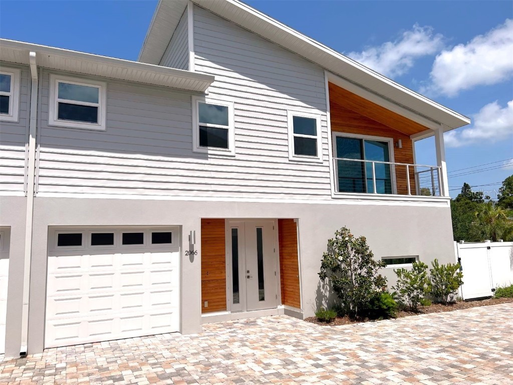 2066 Roselawn Street Sarasota FL 34231 A4569092 image1