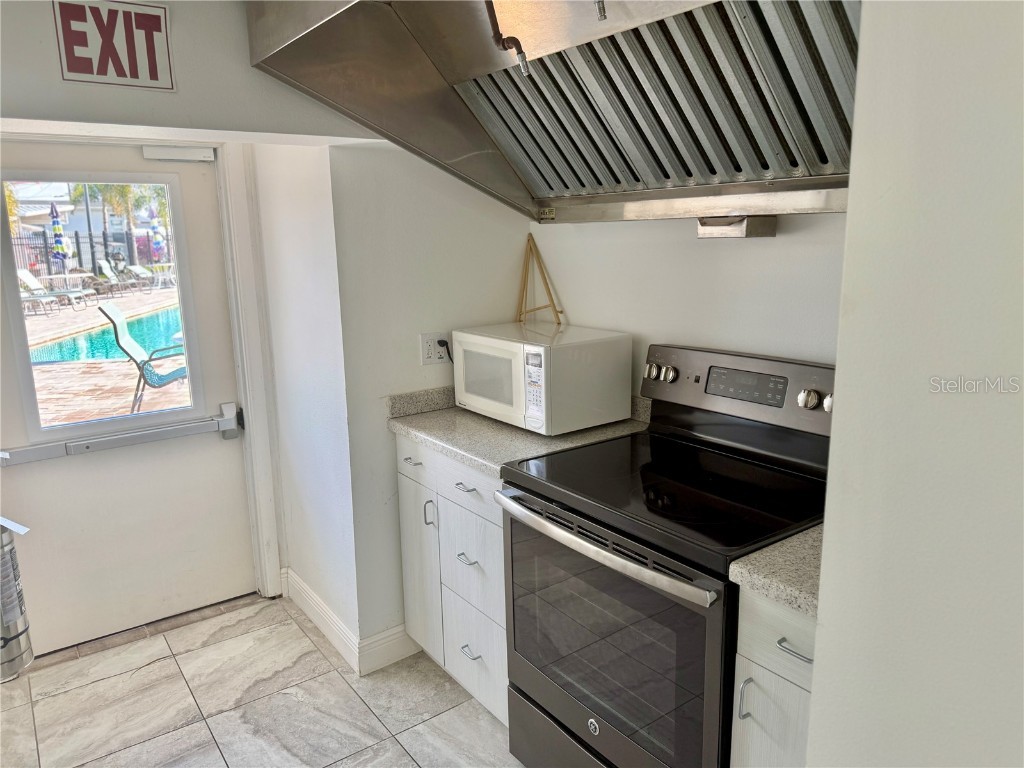 2066 Sun Home St. Street #LOT C10 Sarasota FL 34231 A4674345 image16