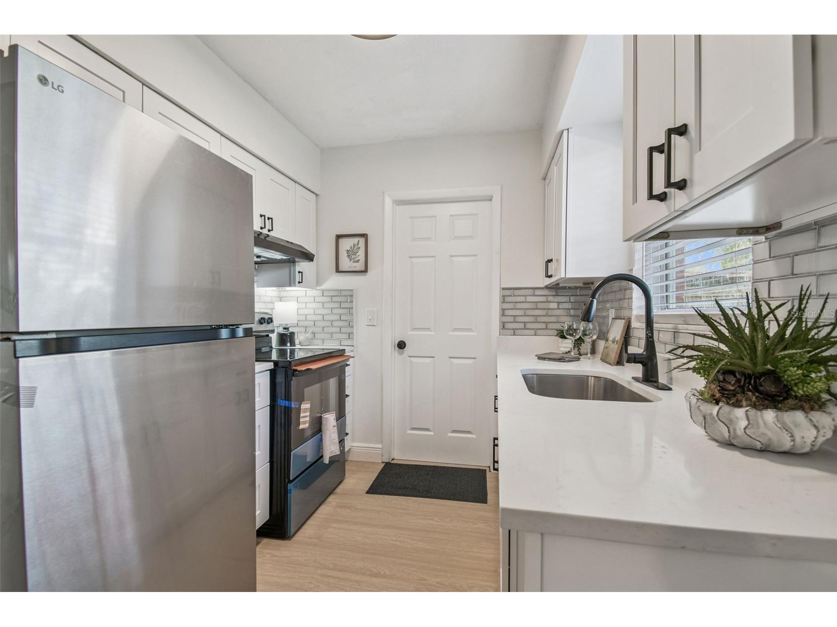 2067 Balfour Circle Tampa FL 33619 TB8415407 image6