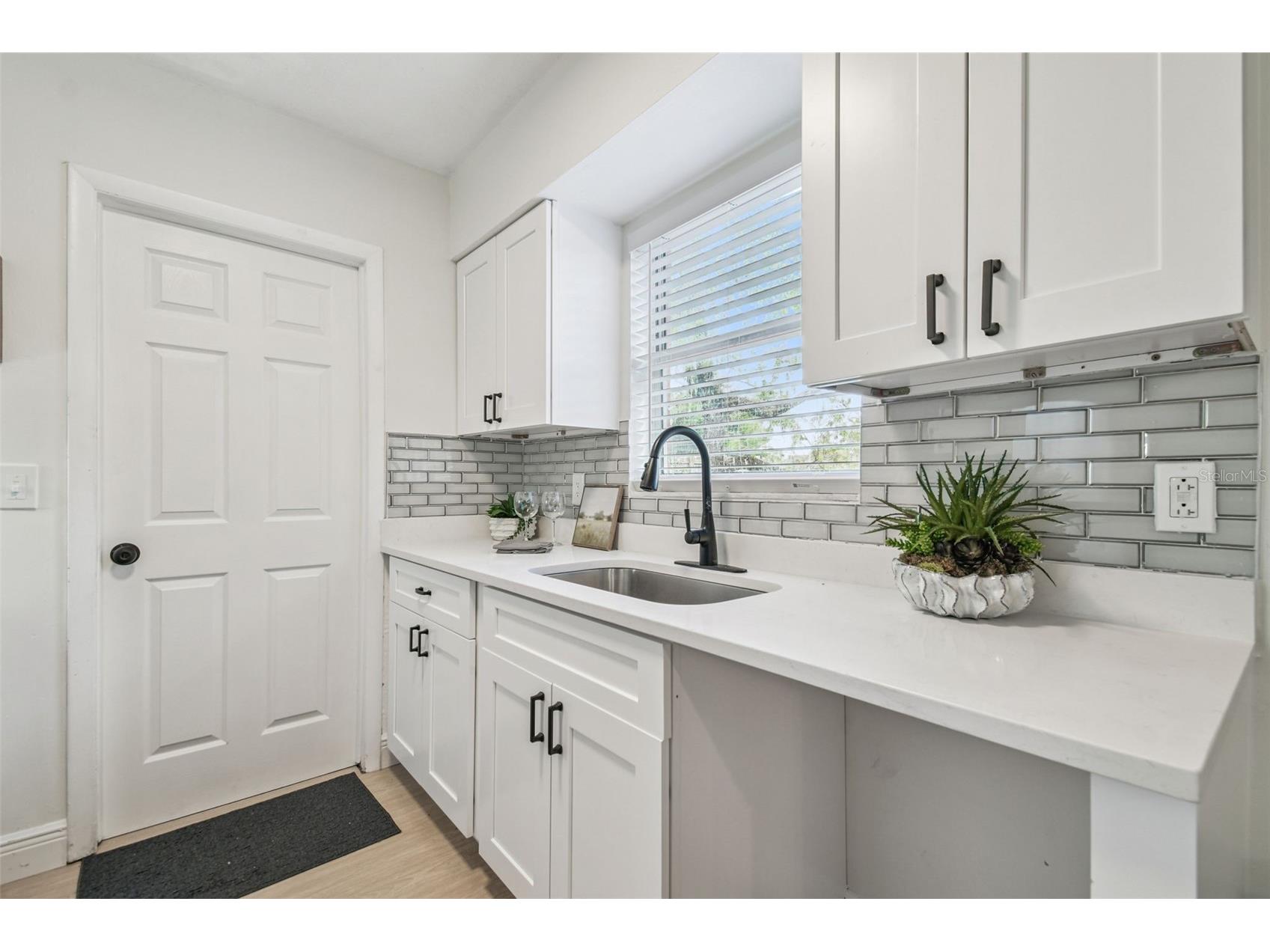 2067 Balfour Circle Tampa FL 33619 TB8415407 image9