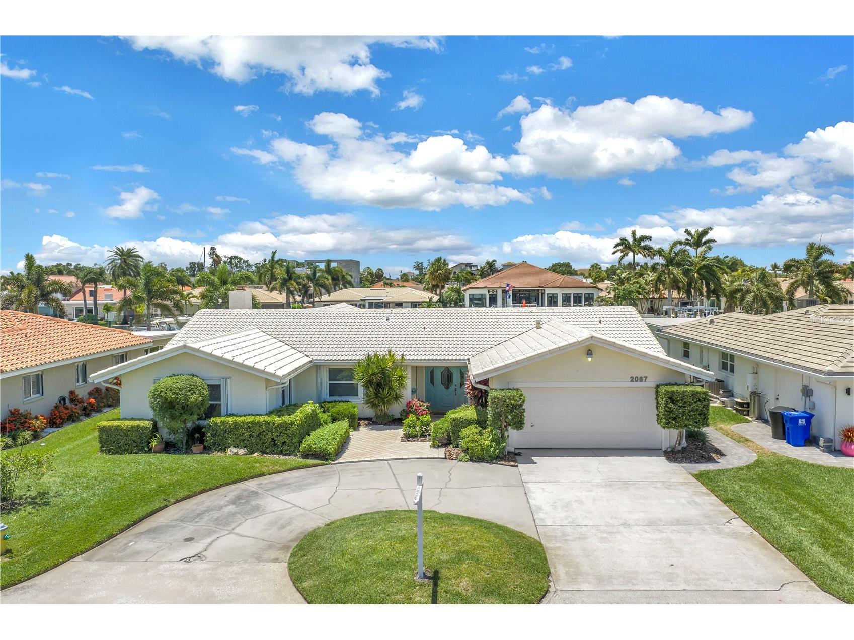 2067 Massachusetts Avenue NE Saint Petersburg FL 33703 - TAMPA BAY TB8521396 image1