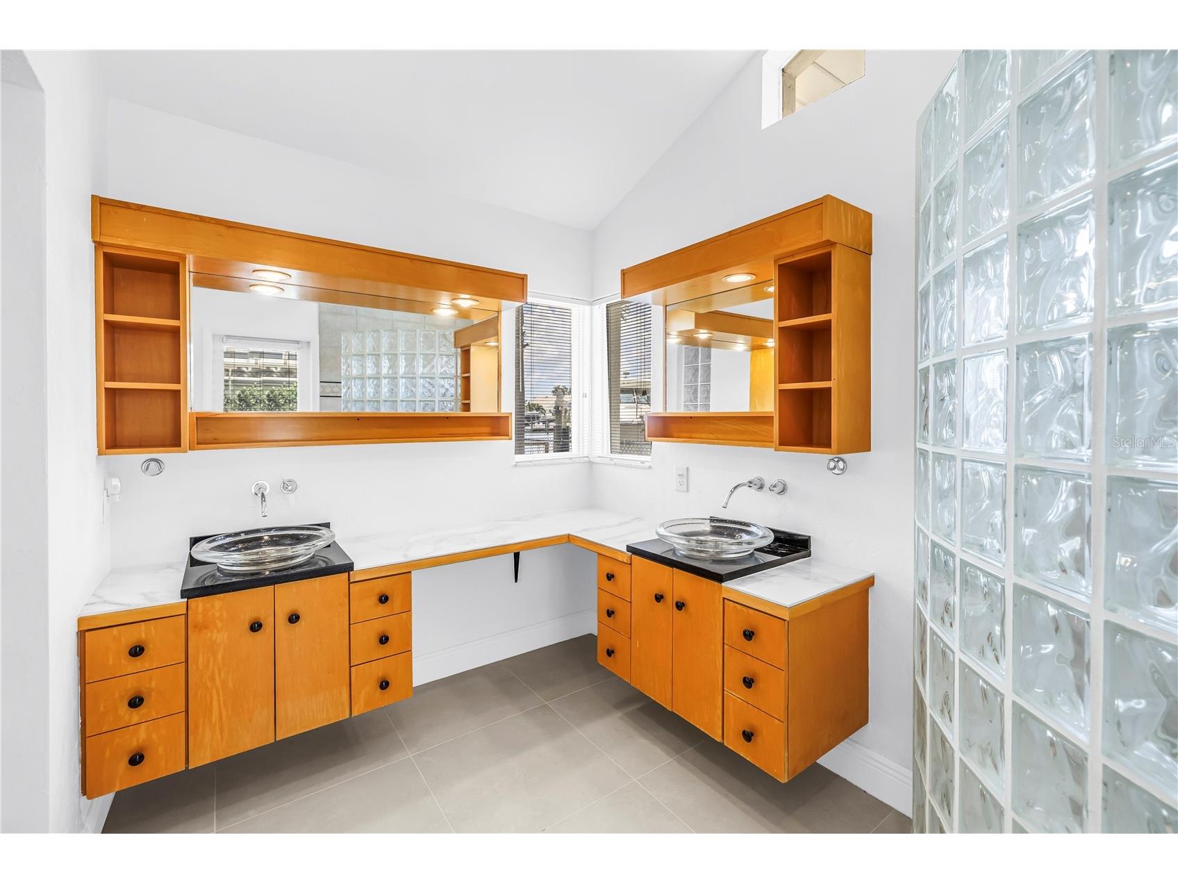 2067 Massachusetts Avenue NE Saint Petersburg FL 33703 - TAMPA BAY TB8521396 image21