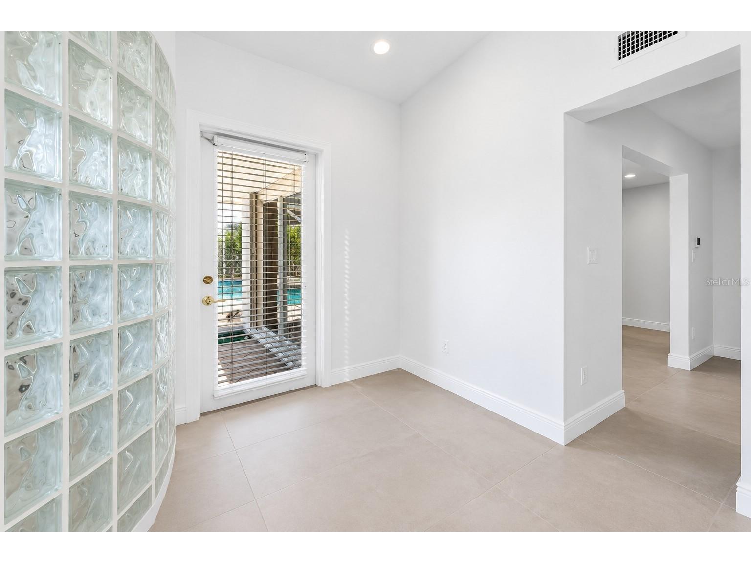 2067 Massachusetts Avenue NE Saint Petersburg FL 33703 - TAMPA BAY TB8521396 image23
