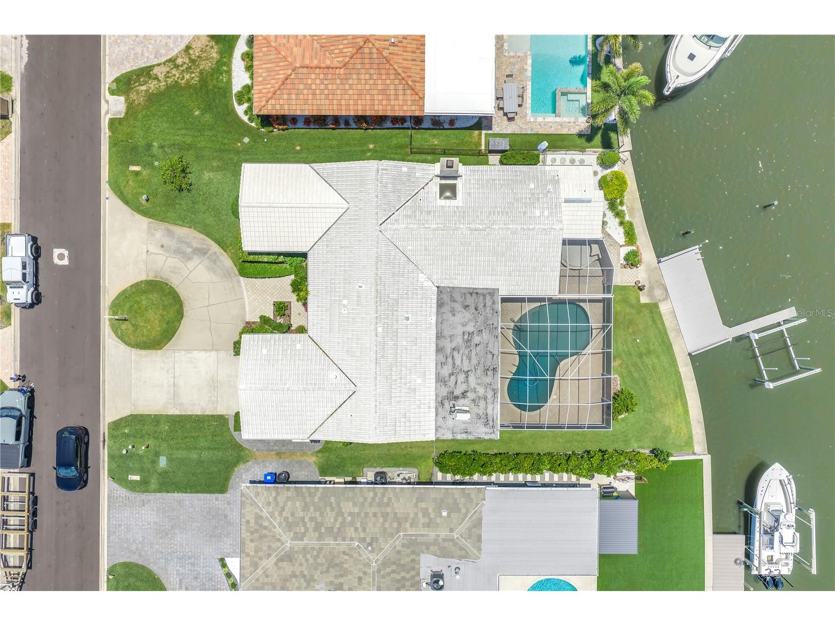 2067 Massachusetts Avenue NE Saint Petersburg FL 33703 - TAMPA BAY TB8521396 image3
