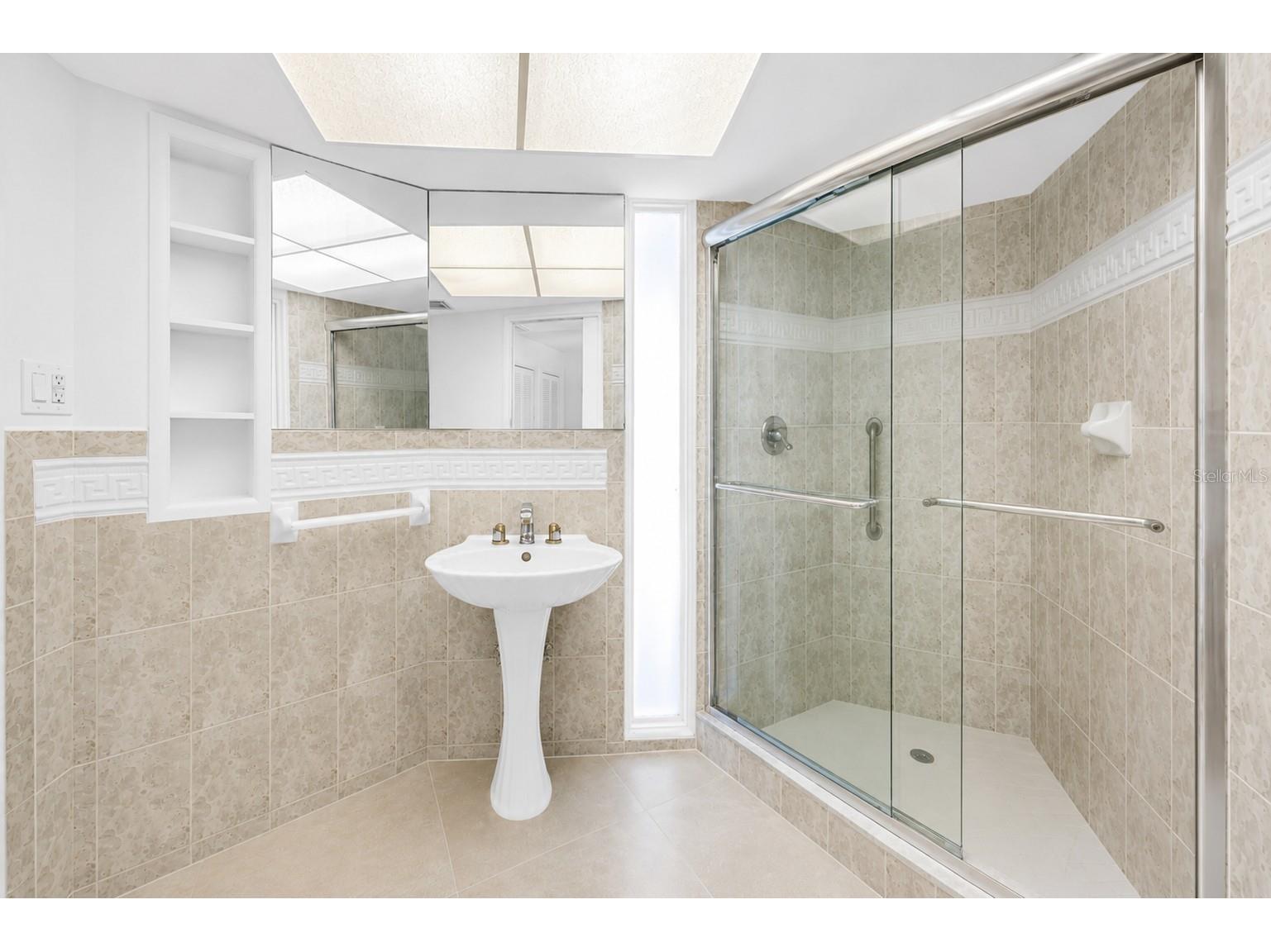 2067 Massachusetts Avenue NE Saint Petersburg FL 33703 - TAMPA BAY TB8521396 image30