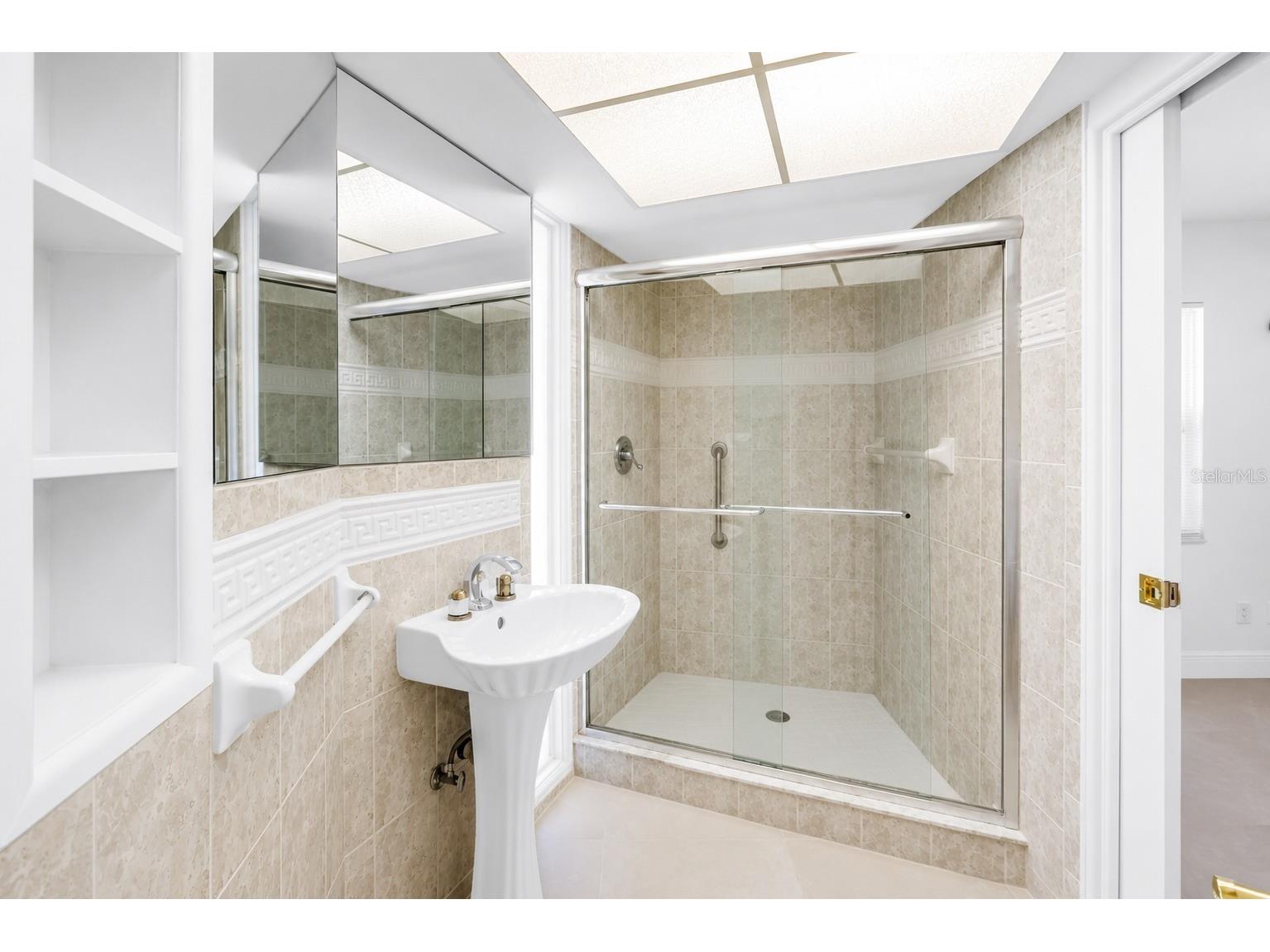 2067 Massachusetts Avenue NE Saint Petersburg FL 33703 - TAMPA BAY TB8521396 image31