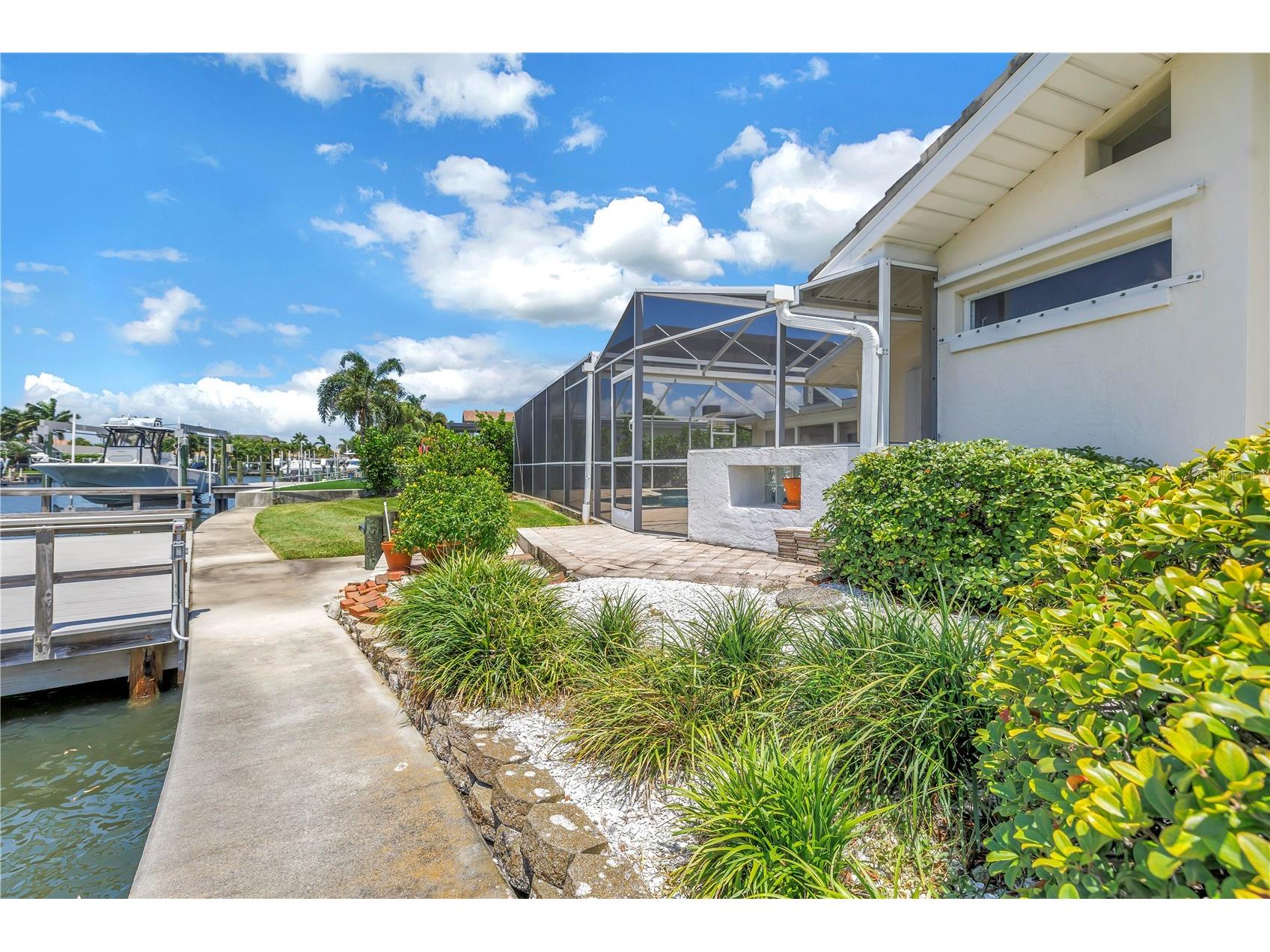 2067 Massachusetts Avenue NE Saint Petersburg FL 33703 - TAMPA BAY TB8521396 image42