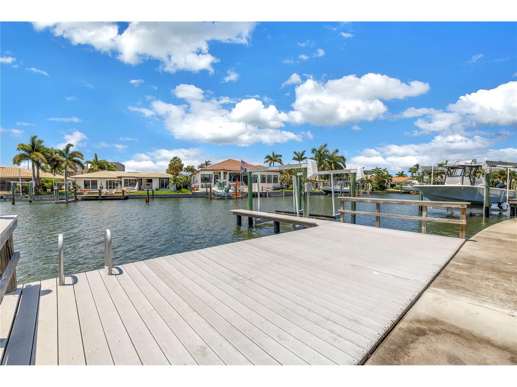 2067 Massachusetts Avenue NE Saint Petersburg FL 33703 - TAMPA BAY TB8521396 image43