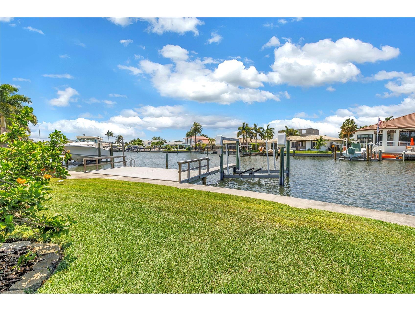 2067 Massachusetts Avenue NE Saint Petersburg FL 33703 - TAMPA BAY TB8521396 image49