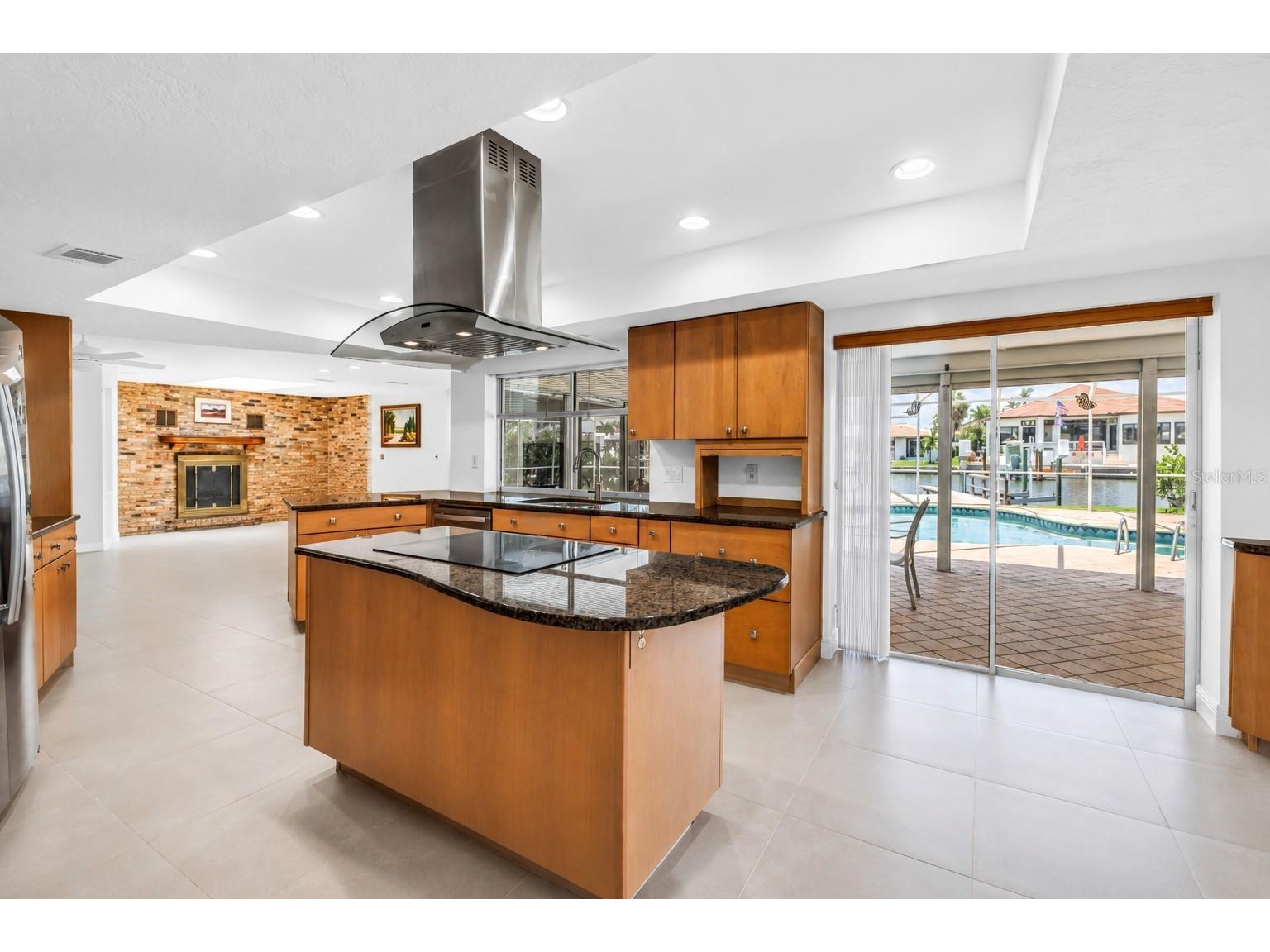 2067 Massachusetts Avenue NE Saint Petersburg FL 33703 - TAMPA BAY TB8521396 image8