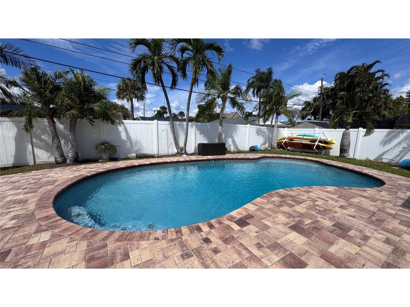 2067 Montana Avenue NE Saint Petersburg FL 33703 TB8311407 image1