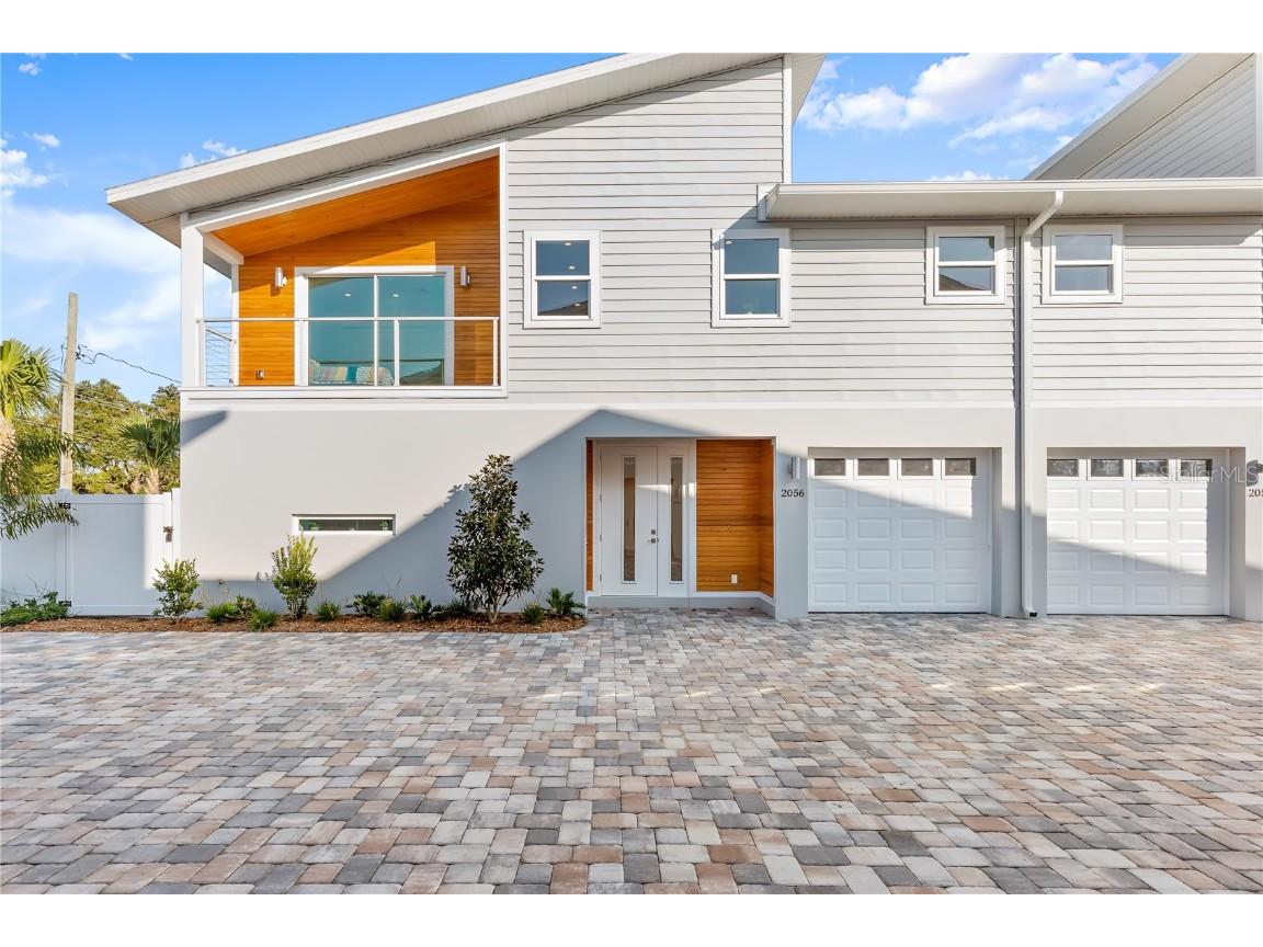 2068 Roselawn Street #A&B Sarasota FL 34231 A4528521 image1