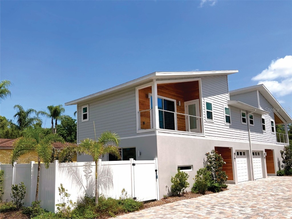 2068 Roselawn Street #A&B Sarasota FL 34231 A4616215 image1