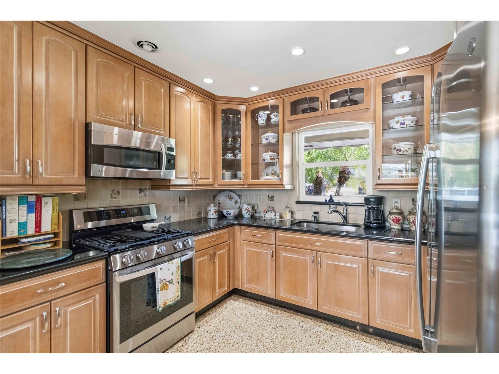 2068 Sunnyside Lane Sarasota FL 34239 N6143339 image16