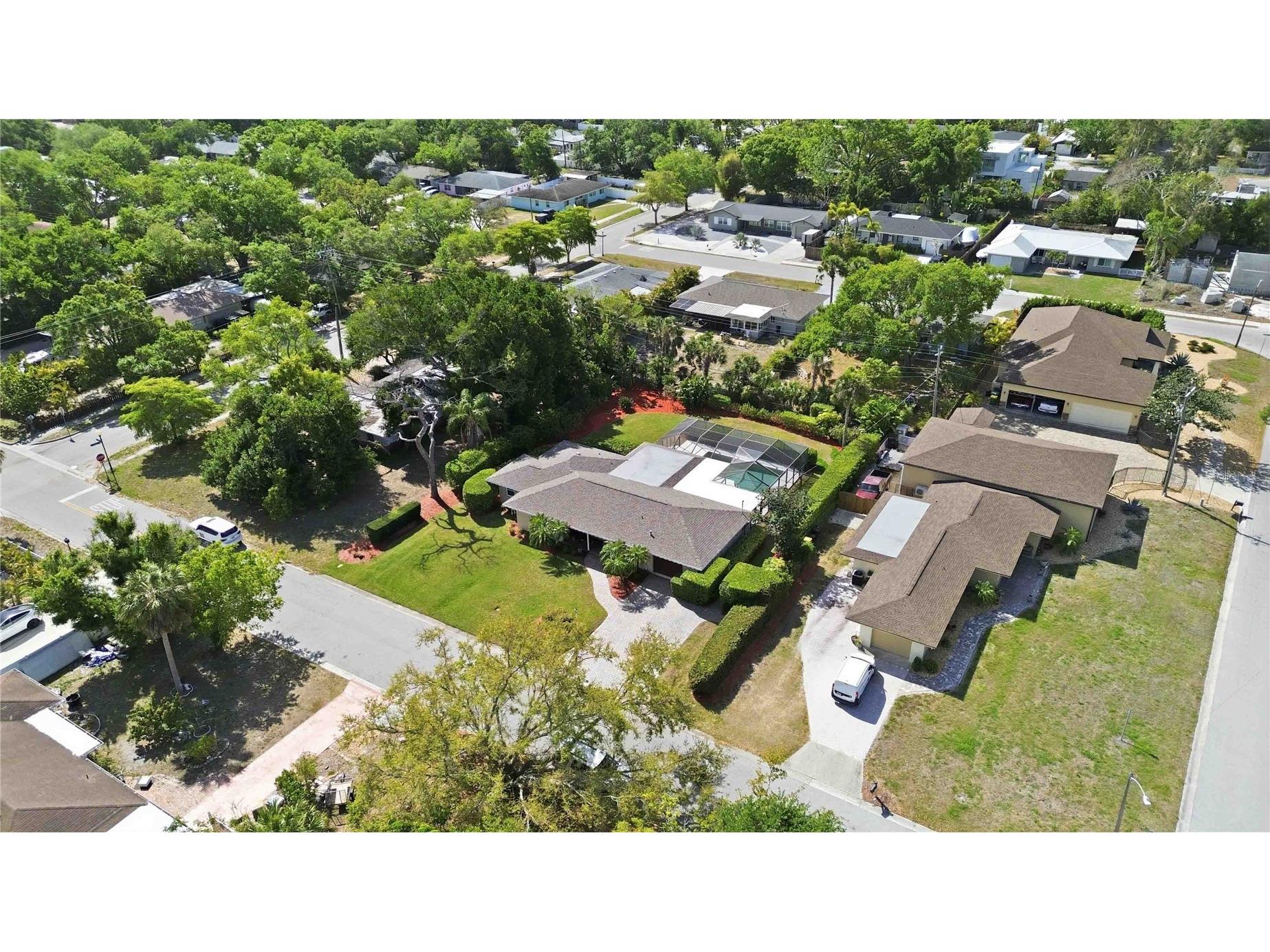 2068 Sunnyside Lane Sarasota FL 34239 N6143339 image53