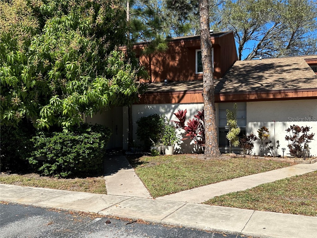 2068 Sunset Point Road #102 Clearwater FL 33765 U8190616 image1