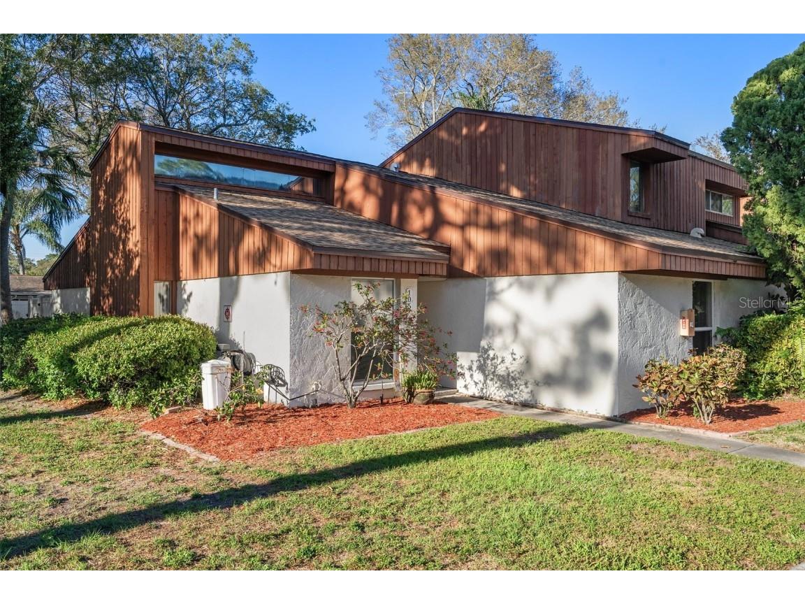 2068 Sunset Point Road #105 Clearwater FL 33765 U8235689 image1