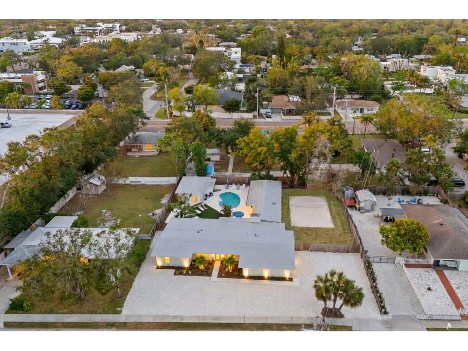 2069 Bougainvillea Street Sarasota FL 34239 A4681866 image1