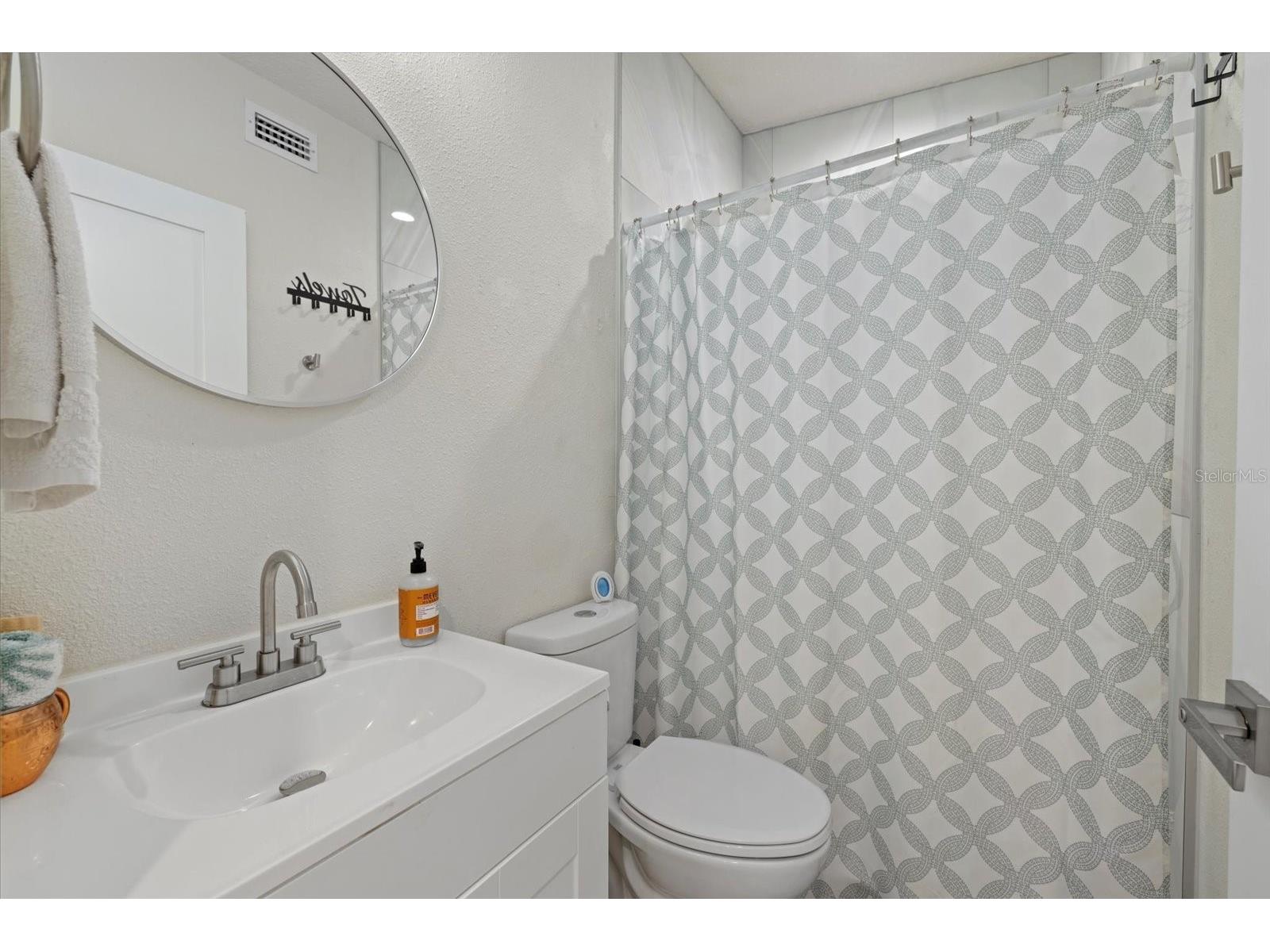 2069 Bougainvillea Street Sarasota FL 34239 A4681866 image19