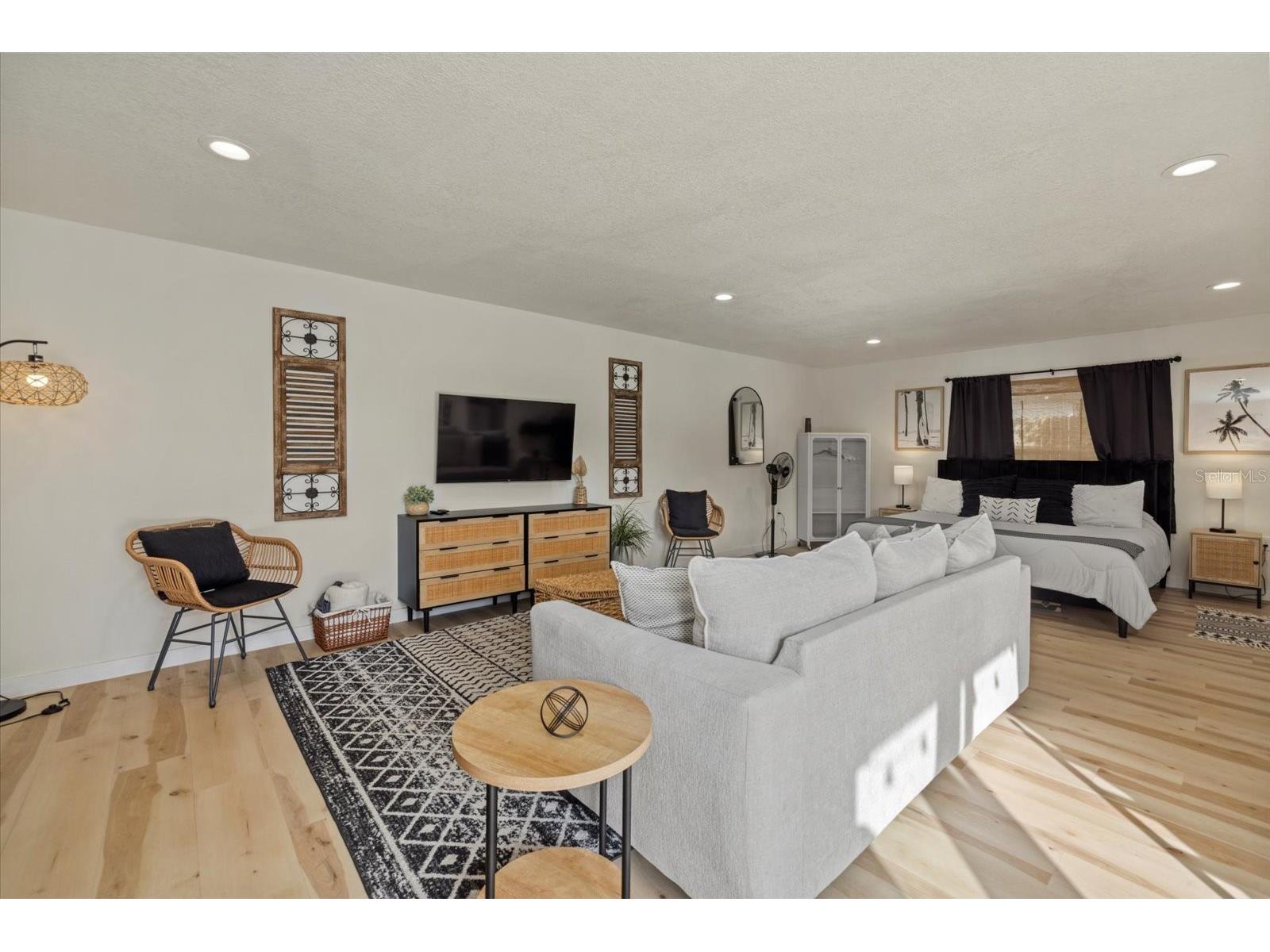 2069 Bougainvillea Street Sarasota FL 34239 A4681866 image21