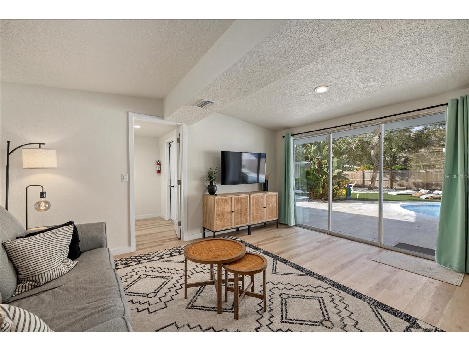 2069 Bougainvillea Street Sarasota FL 34239 A4681866 image25