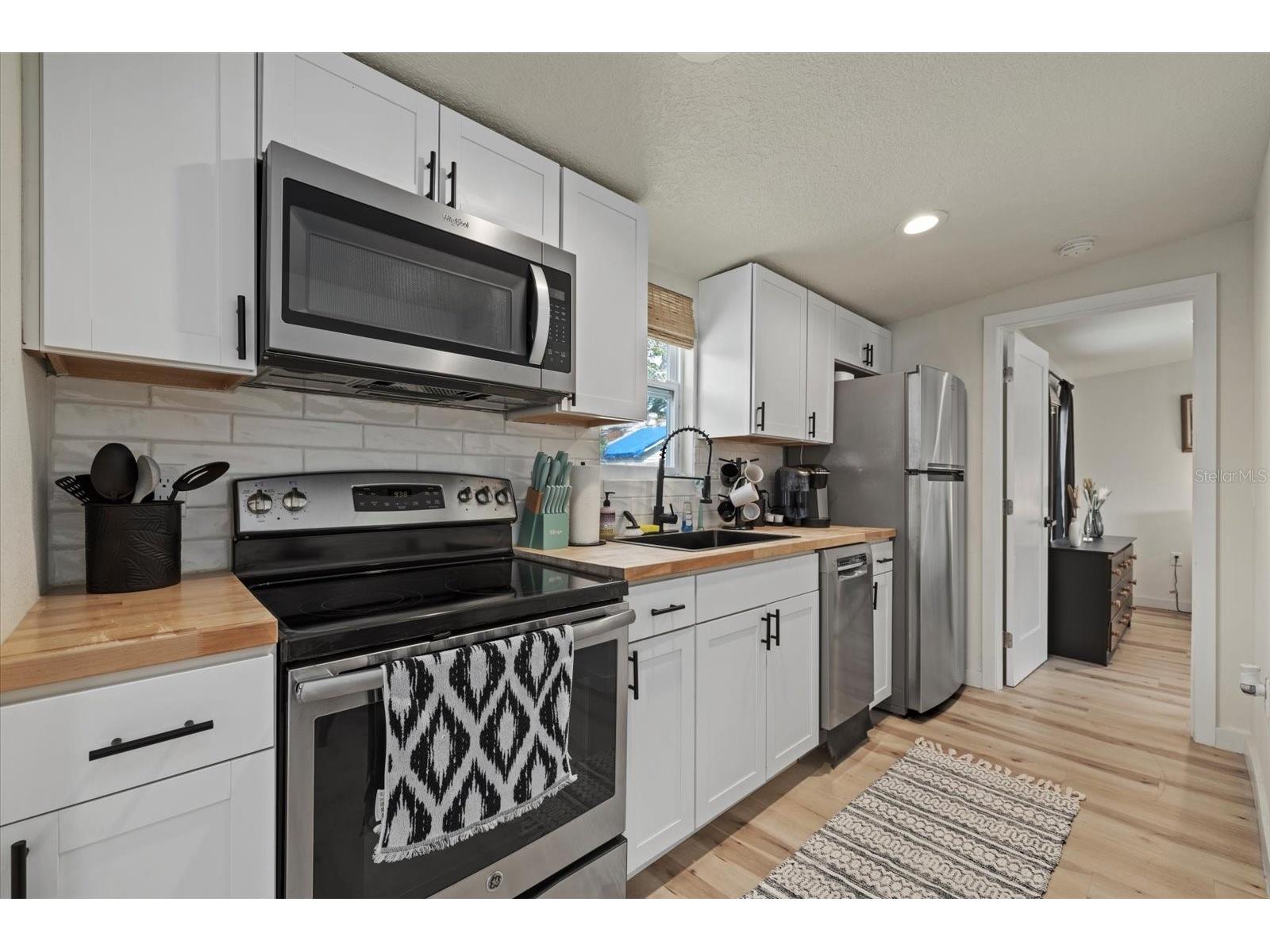 2069 Bougainvillea Street Sarasota FL 34239 A4681866 image26