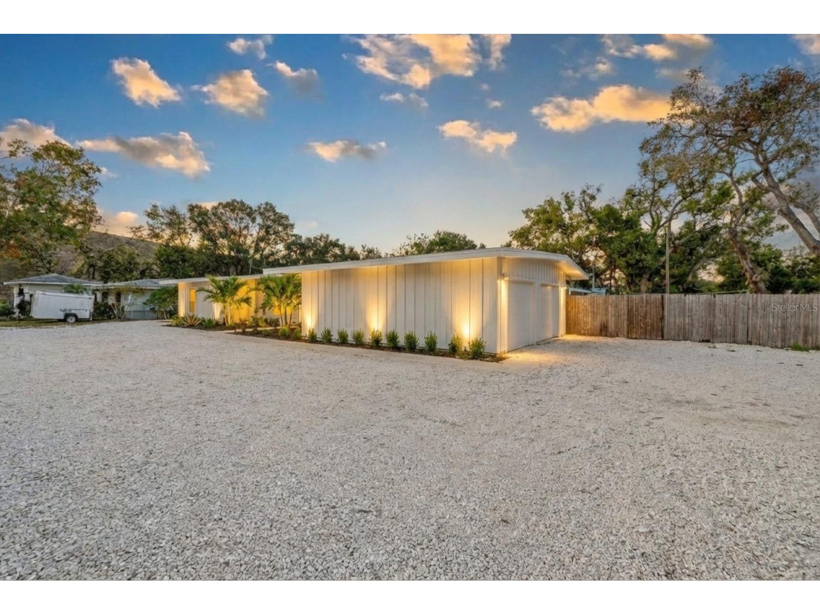 2069 Bougainvillea Street Sarasota FL 34239 A4681866 image3