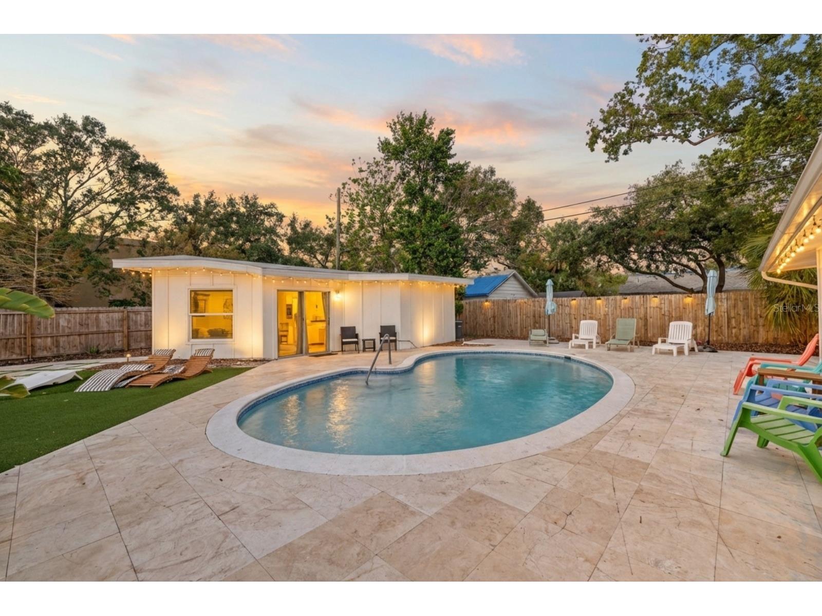 2069 Bougainvillea Street Sarasota FL 34239 A4681866 image33