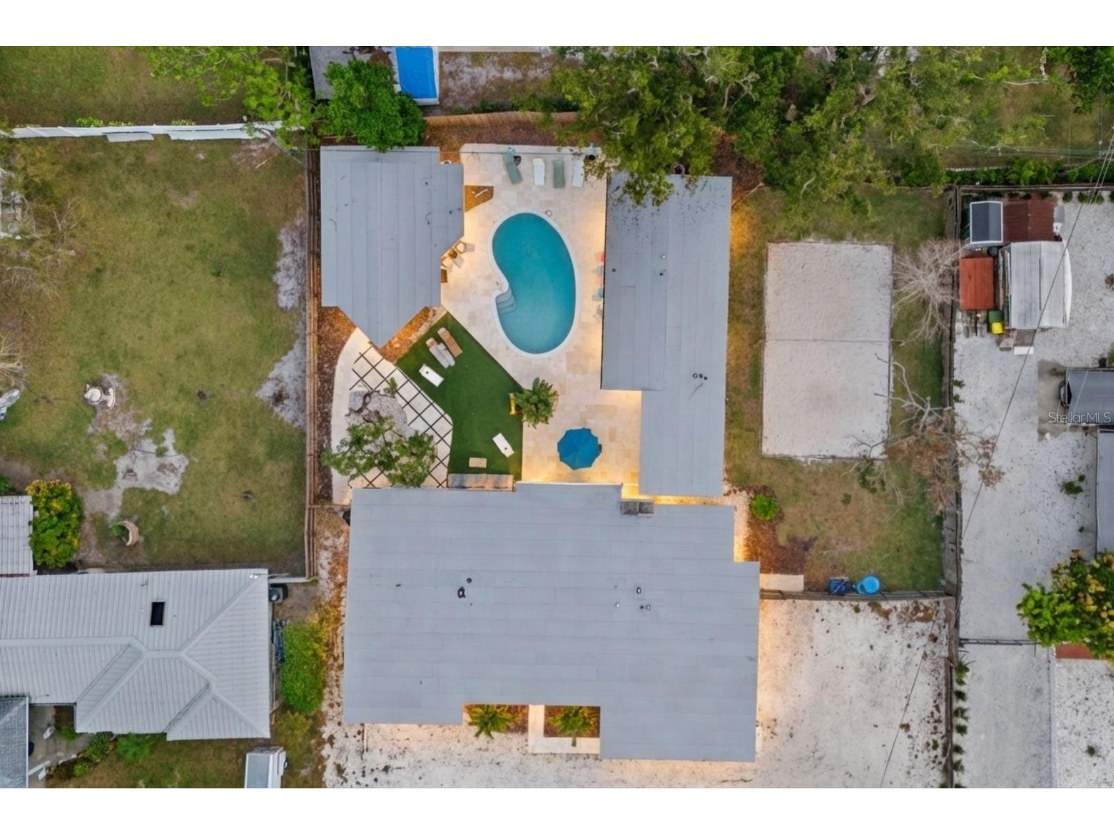 2069 Bougainvillea Street Sarasota FL 34239 A4681866 image4