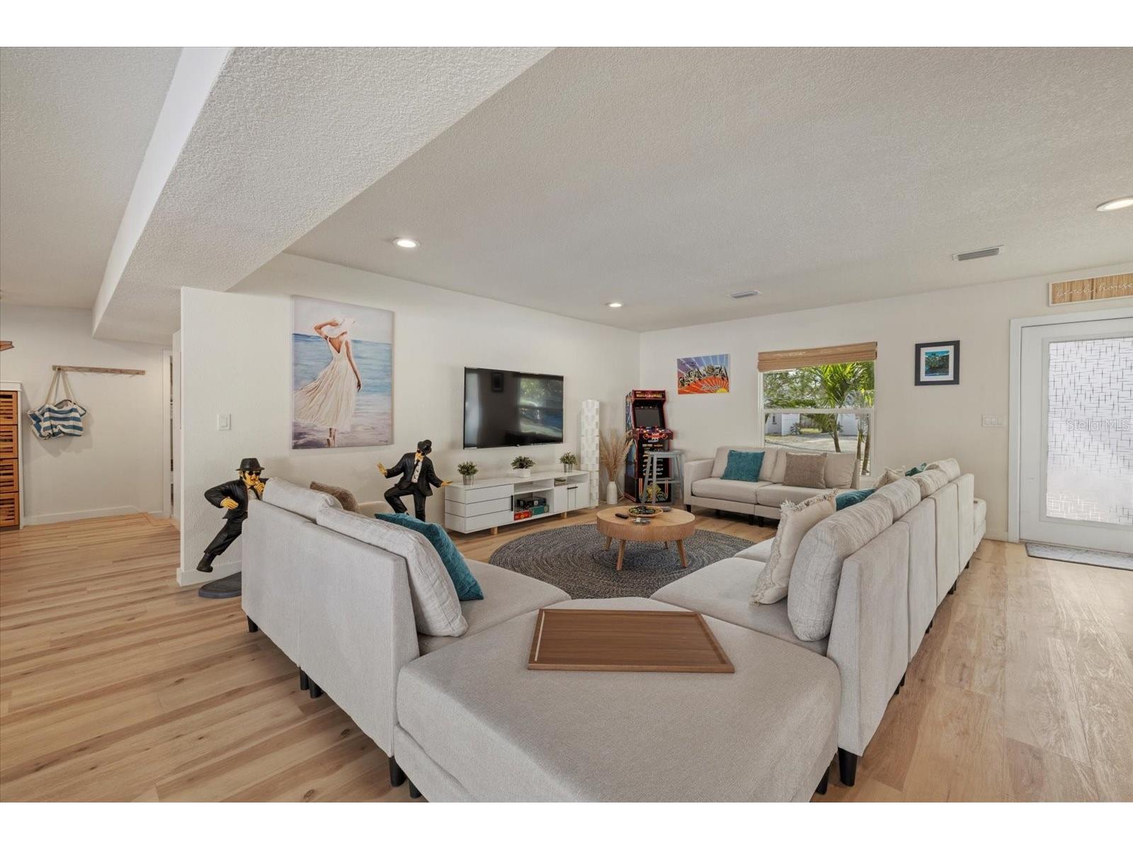 2069 Bougainvillea Street Sarasota FL 34239 A4681866 image7