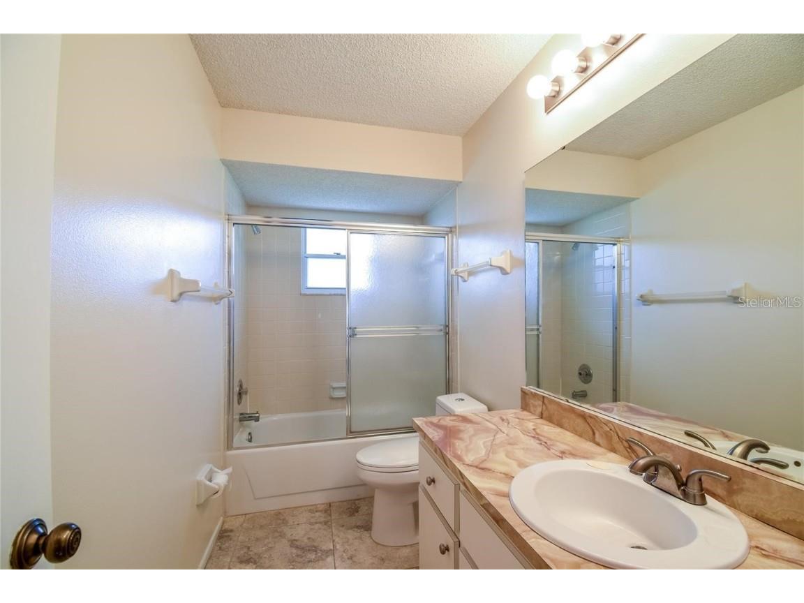 2069 Country Meadows Lane Sarasota FL 34235 A4661658 image14