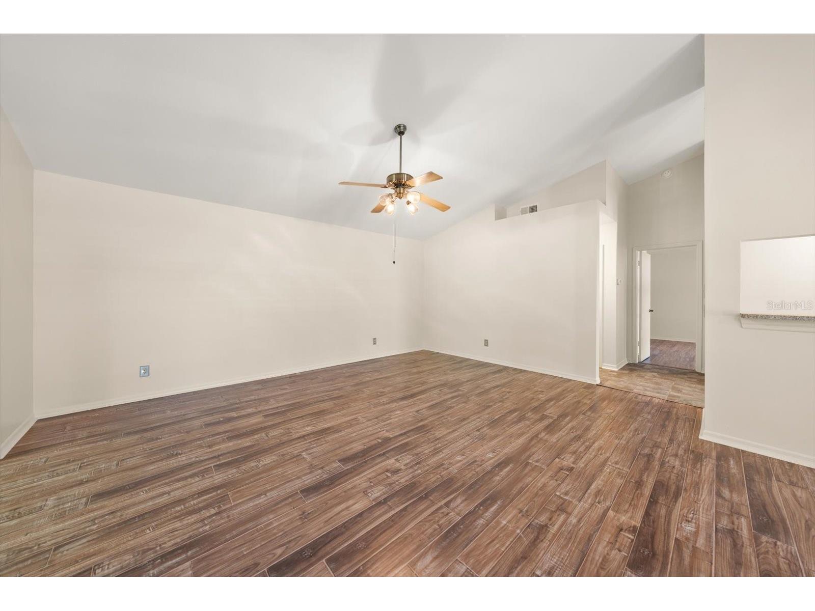 2069 Lakeview Drive Clearwater FL 33763 TB8520084 image8