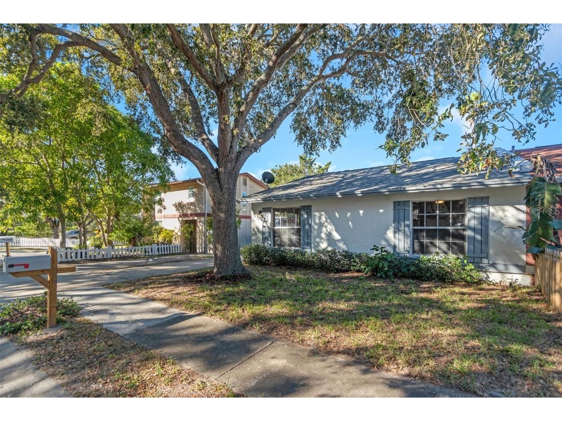 2069 Madrid Court N Clearwater FL 33763 U8220067 image1