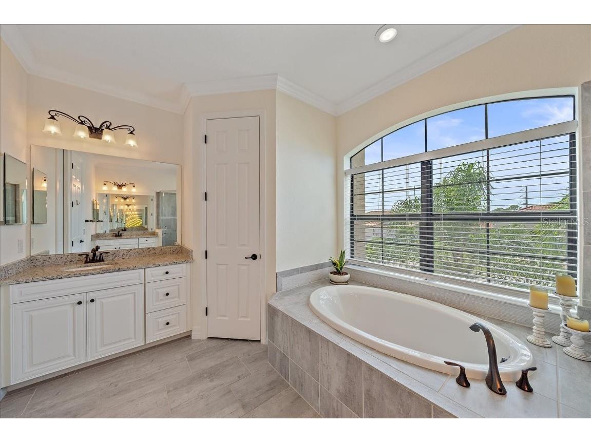 20698 Valprato Court Venice FL 34293 A4664576 image36