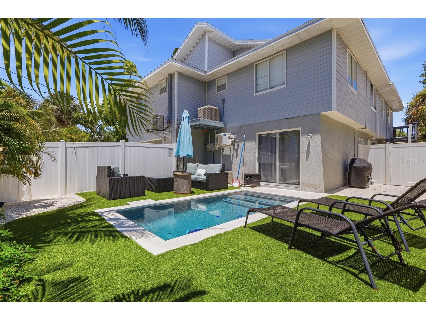 207 71st Street #E Holmes Beach FL 34217 A4696637 image2