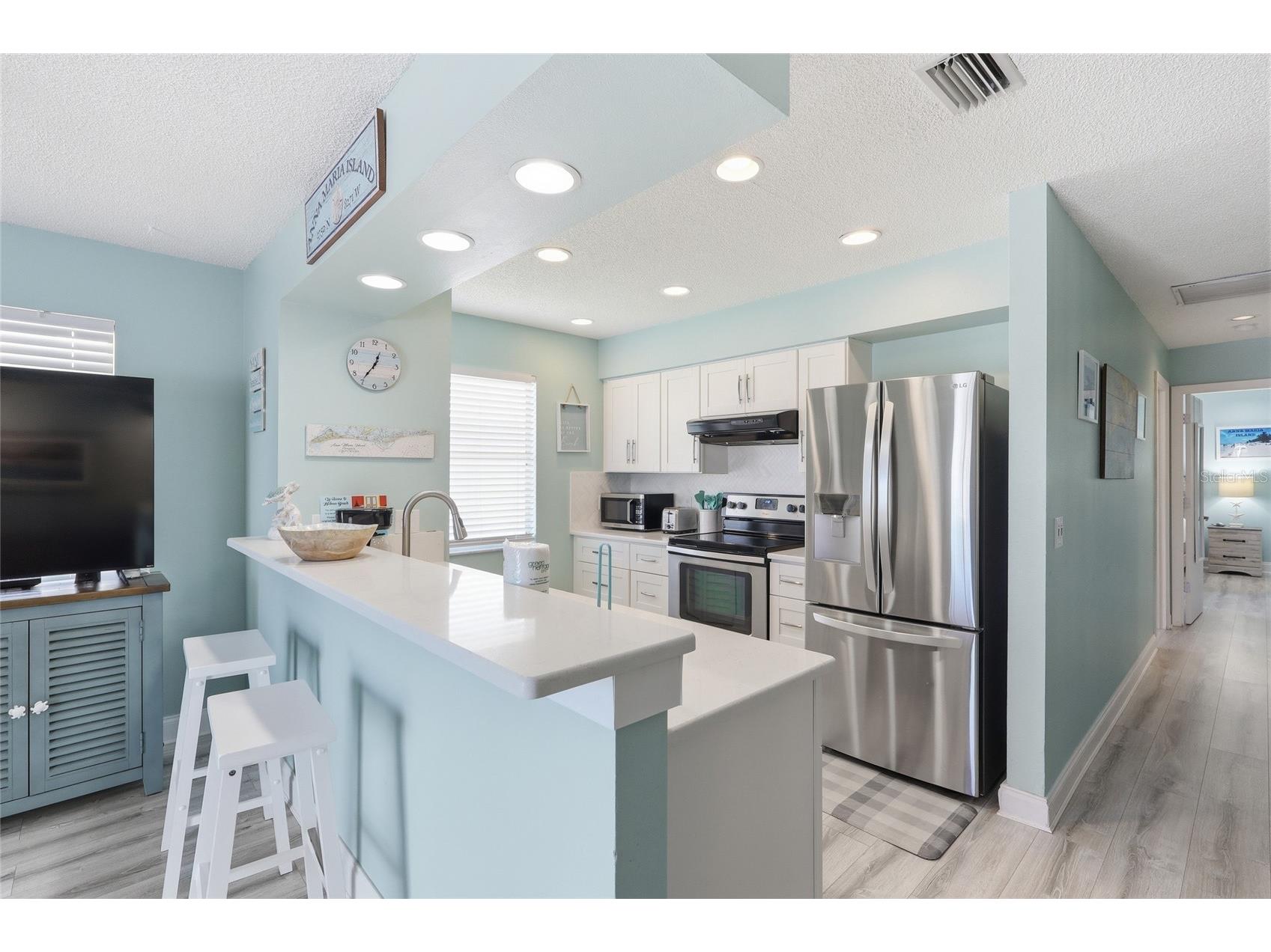 207 71st Street #E Holmes Beach FL 34217 A4696637 image8