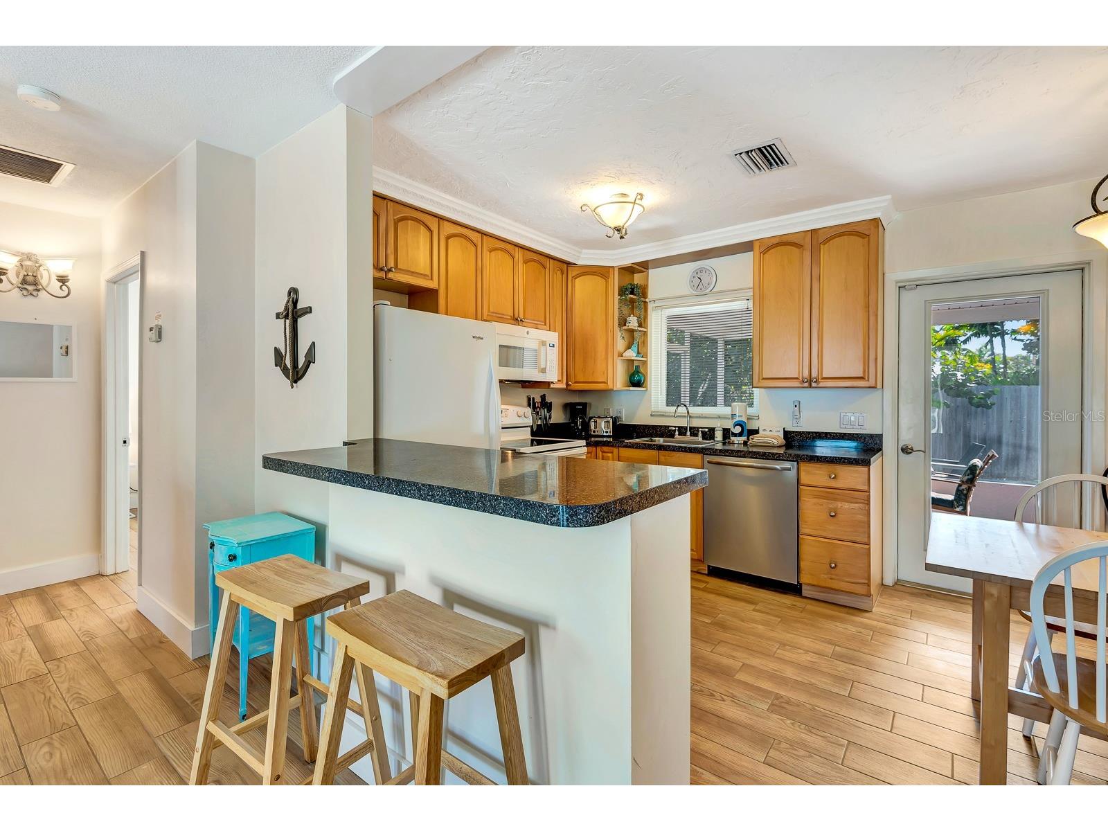 207 75th Street #B Bradenton Beach FL 34217 A4677069 image16