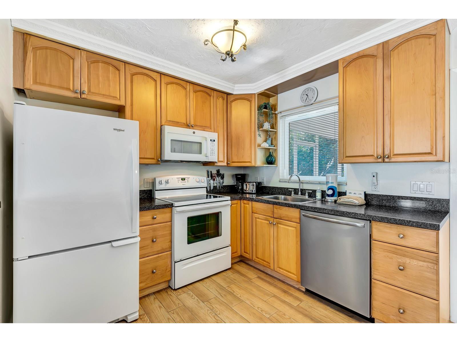 207 75th Street #B Bradenton Beach FL 34217 A4677069 image18