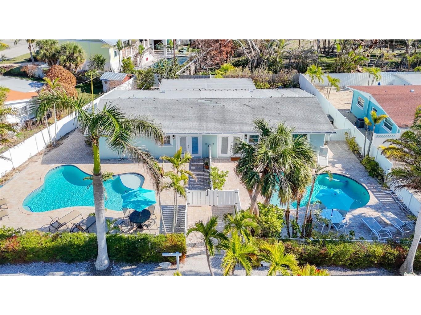 207 75th Street #W Holmes Beach FL 34217 A4640208 image1