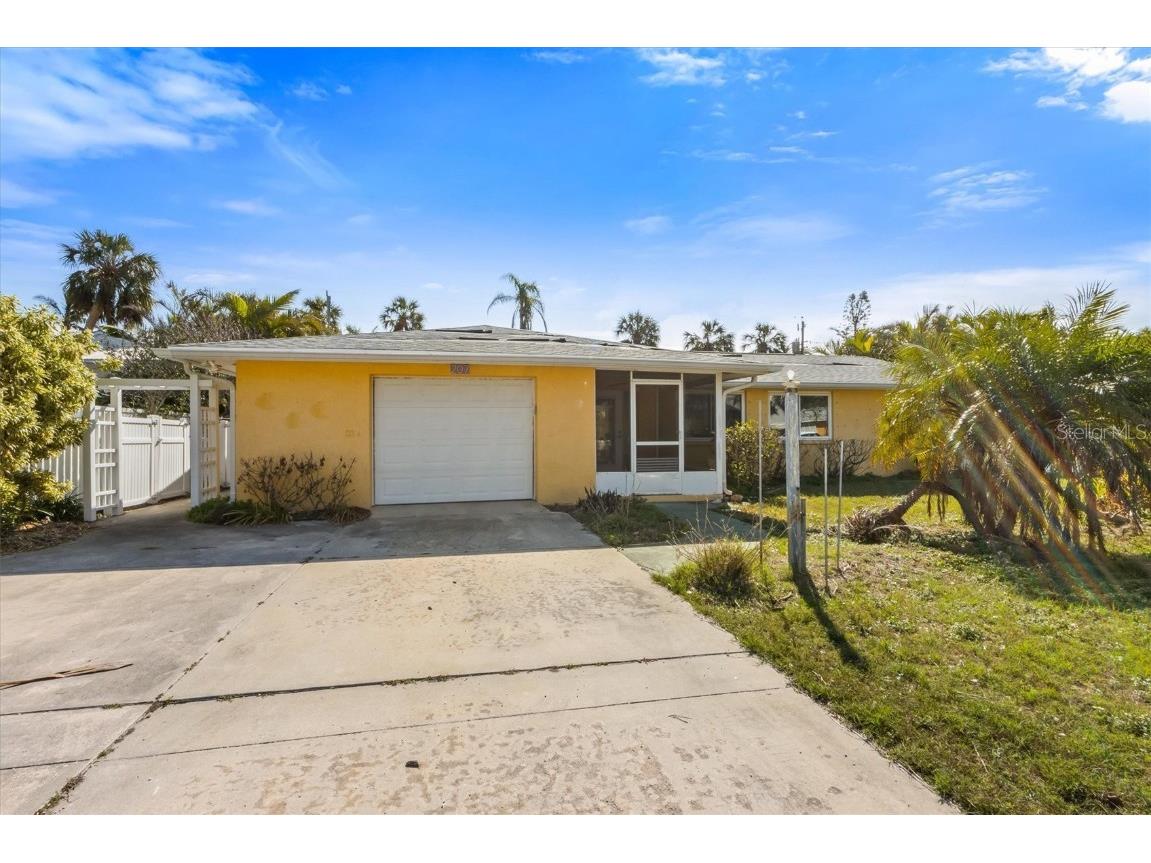 207 82nd Street Holmes Beach FL 34217 A4641152 image1