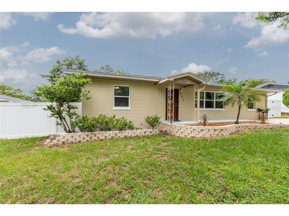 207 E Chester Street Minneola FL 34715 G5070925 image1