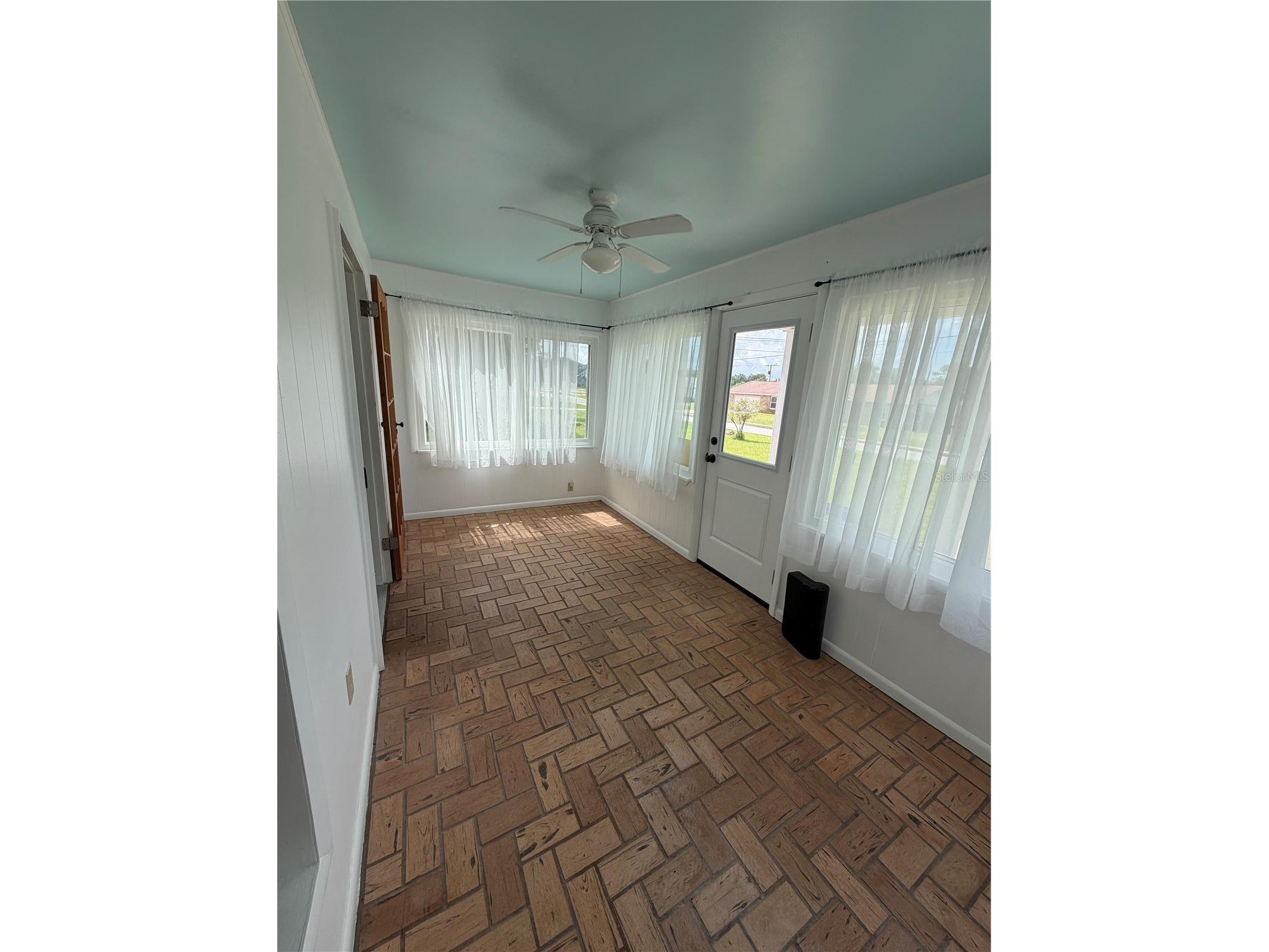 207 E Halifax Avenue Oak Hill FL 32759 S5153386 image11