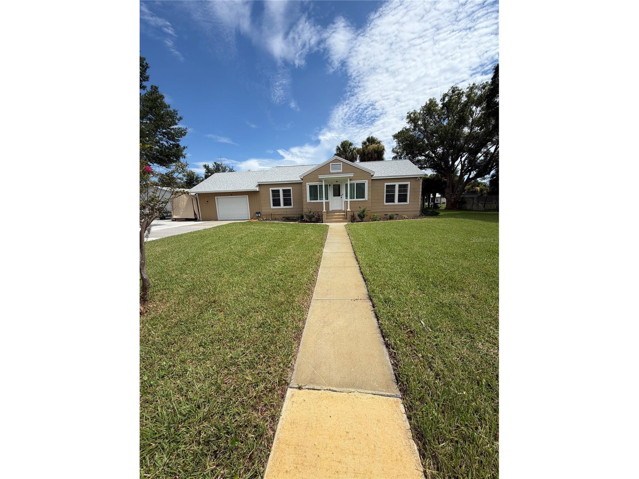 207 E Halifax Avenue Oak Hill FL 32759 S5153386 image2