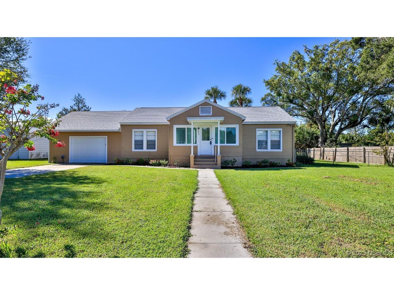 207 E Halifax Avenue Oak Hill FL 32759 NS1077069 image1