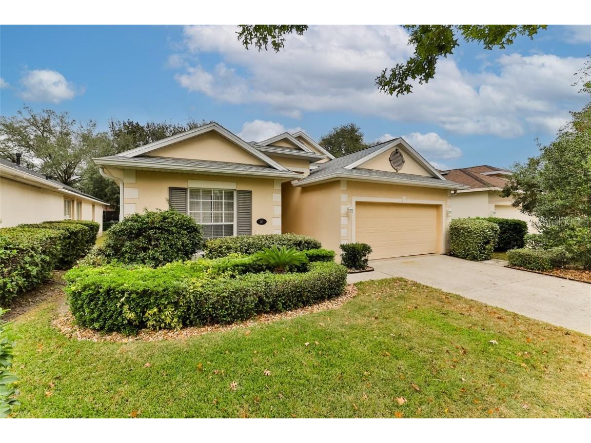 207 Foxglove Way Deland FL 32724 V4933101 image1
