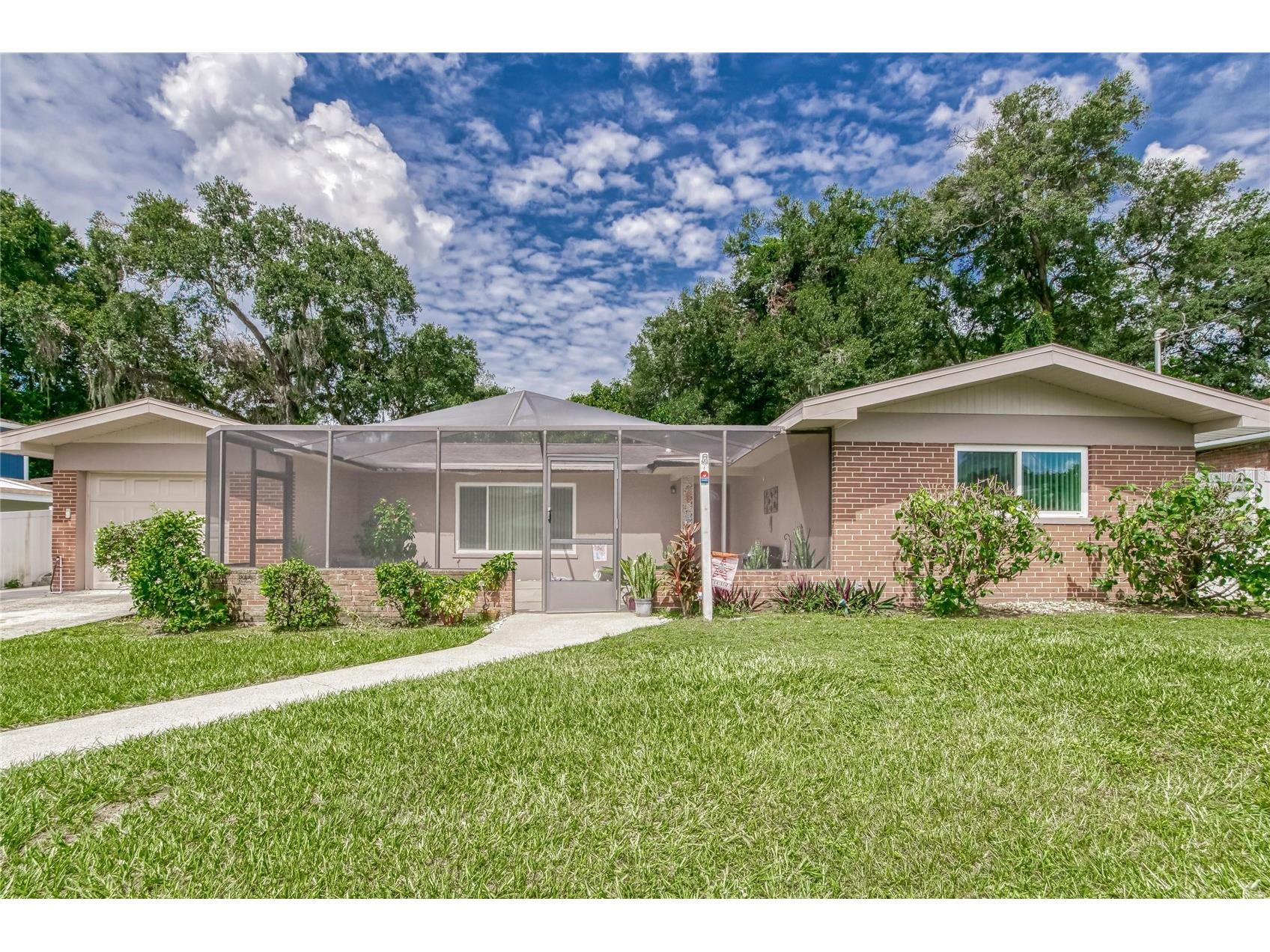 207 Glendale Drive Brandon FL 33511 TB8426305 image1