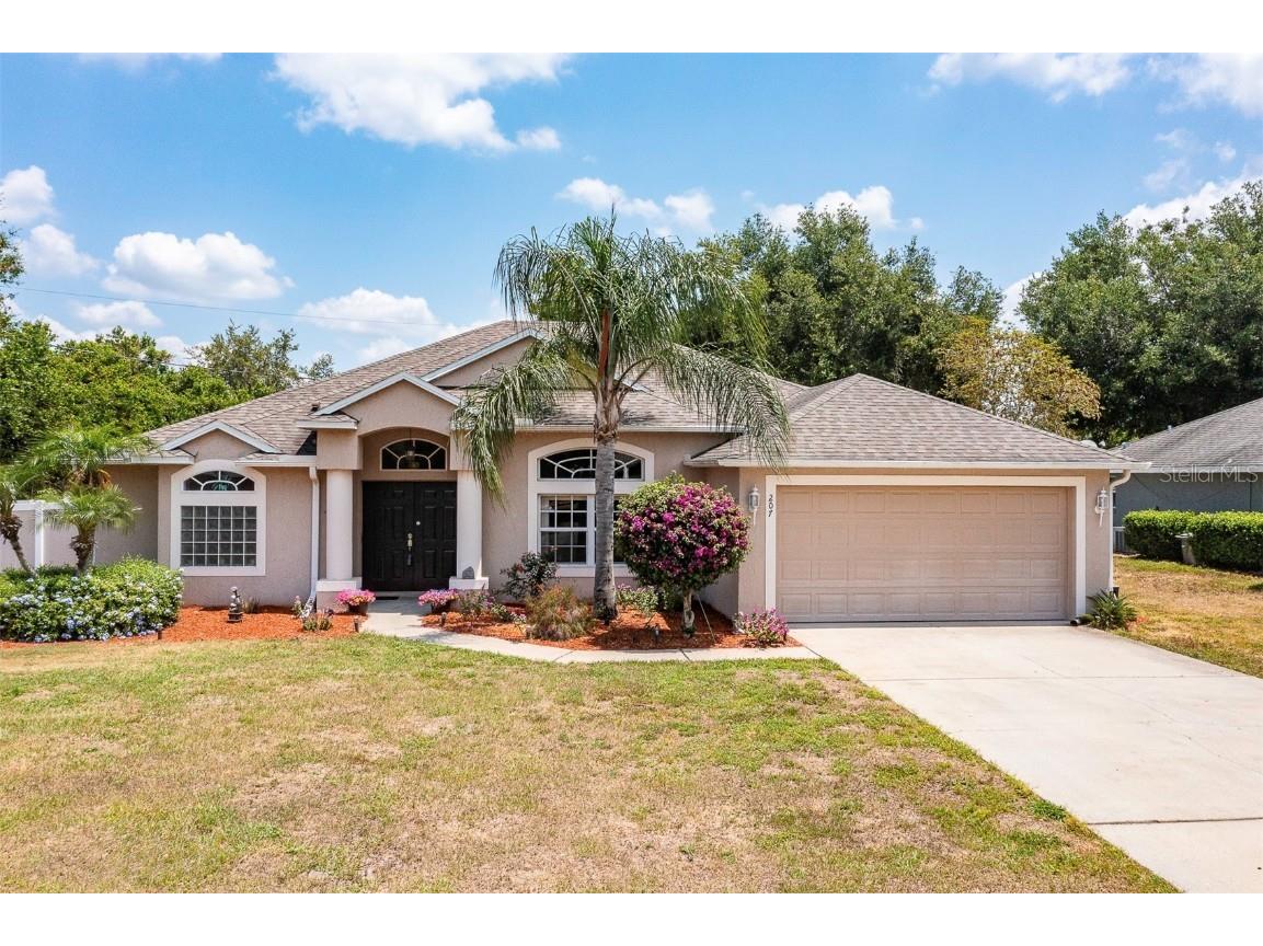 207 Kenlake Drive Deltona FL 32738 V4936150 image1