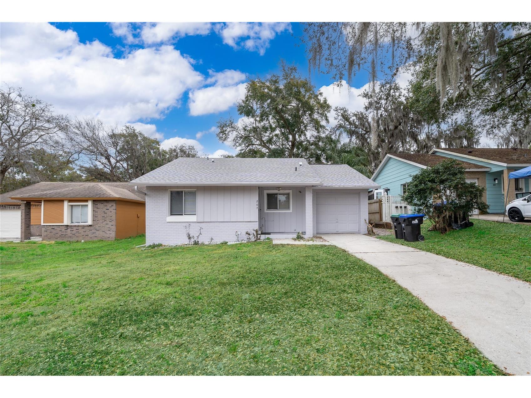 207 Lake Drive Orlando FL 32835 O6395270 image1