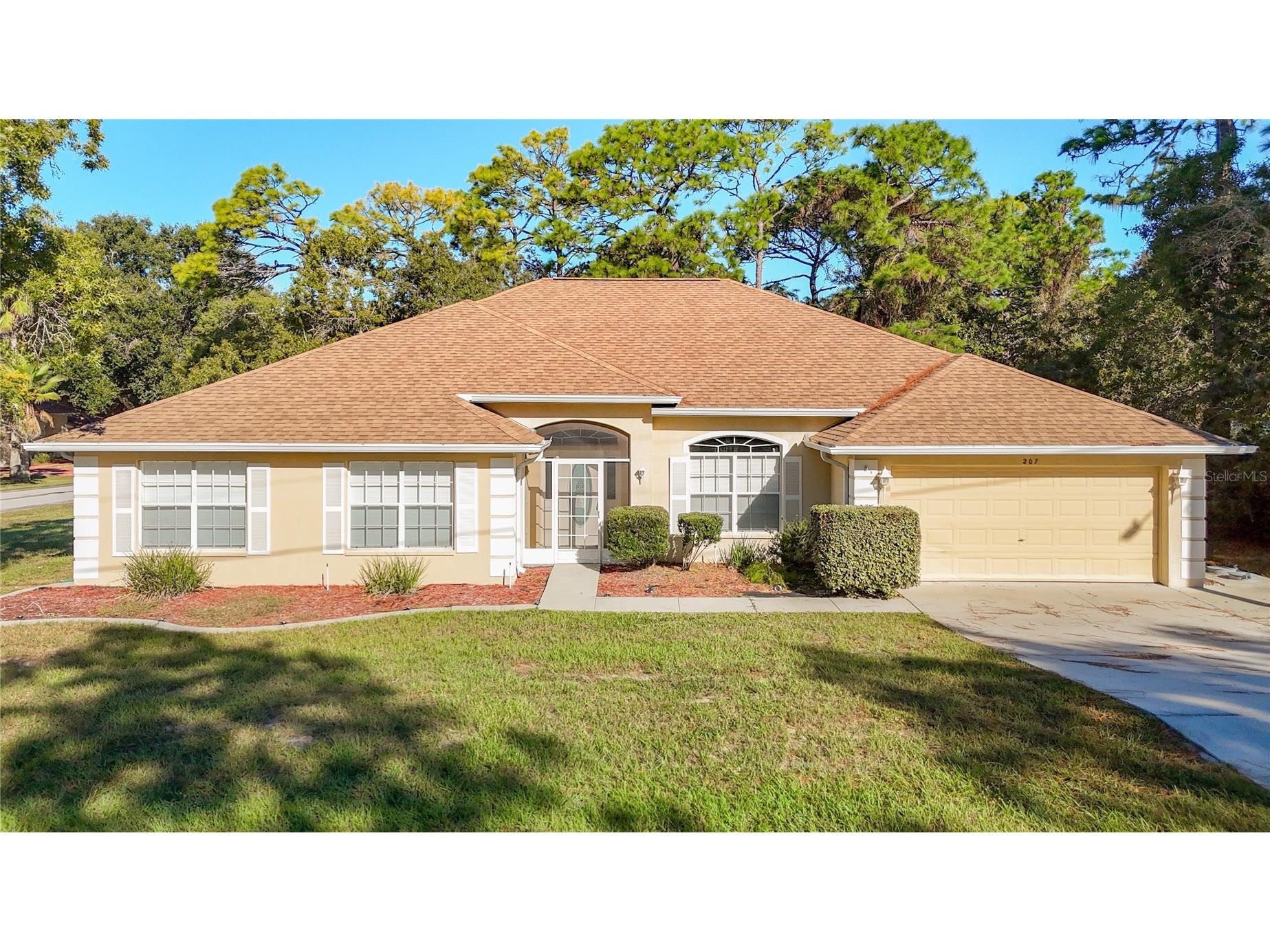207 Linder Drive Homosassa FL 34446 W7880333 image1